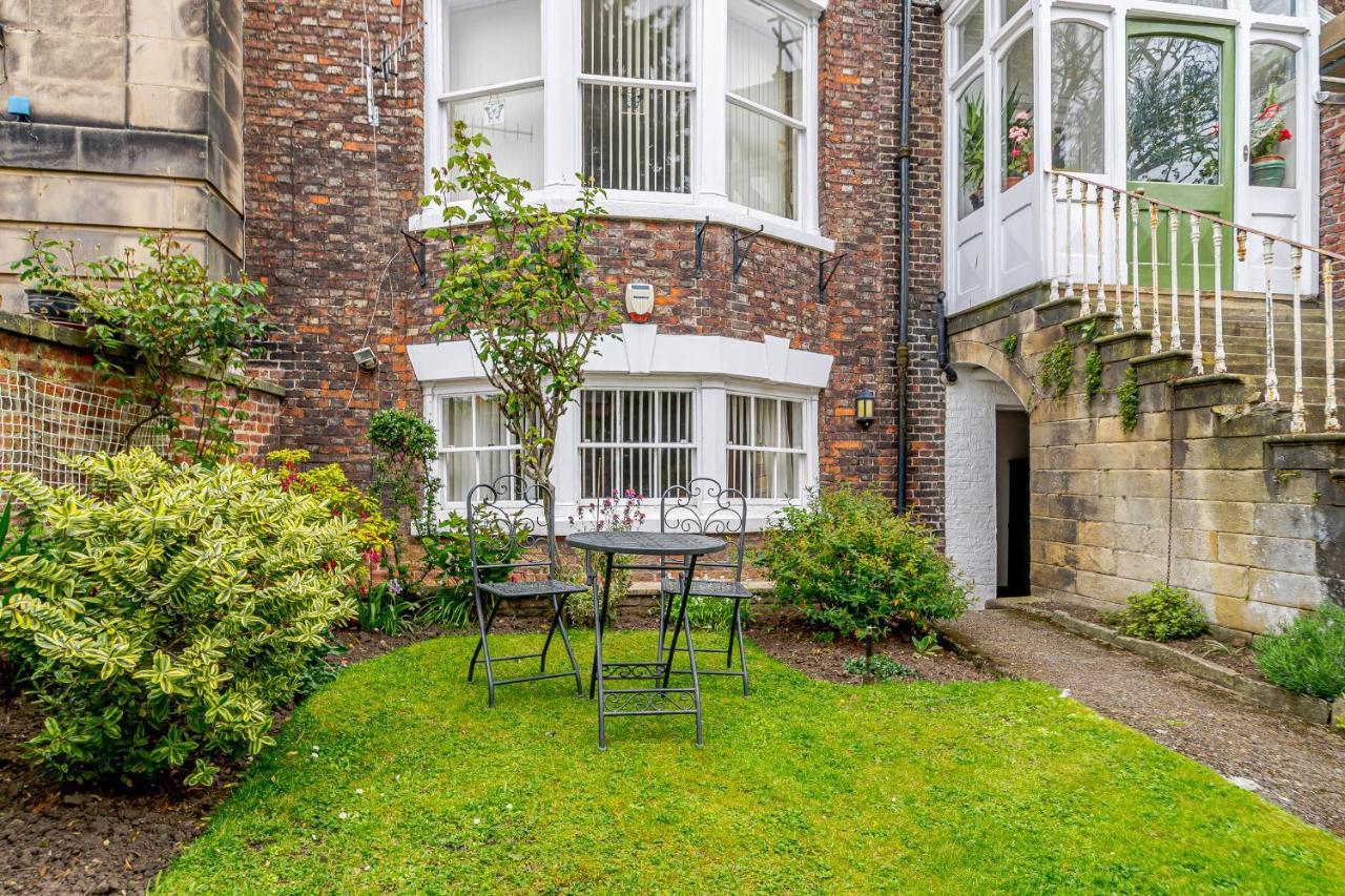 The Bolthole Apartment Whitby Bagian luar foto