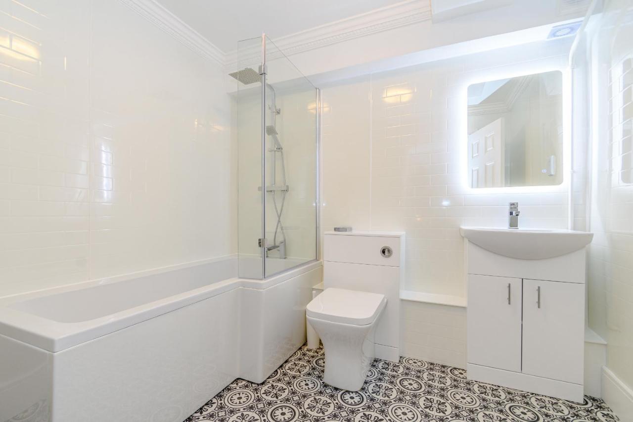 The Bolthole Apartment Whitby Bagian luar foto